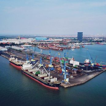 Pelindo Multi Terminal Group Catat Kinerja Positif Semester I/2025, Trafik Barang Tumbuh Signifikan