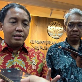 Menhut Cermati Rencana Pembangunan Vila di Pulau Padar
