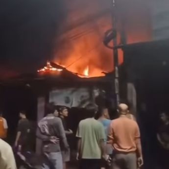 Rumah di Jatisampurna Bekasi Kebakaran