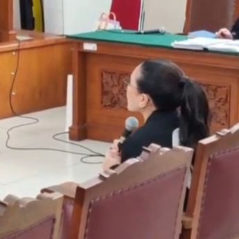 Merengek hingga Jatuh Pingsan, Nikita Mirzani Ngotot Minta Sidang Tak Ditunda