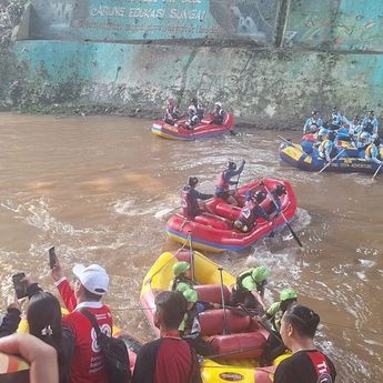 KLH Soroti Penyebab Turunnya Kualitas Sungai Ciliwung