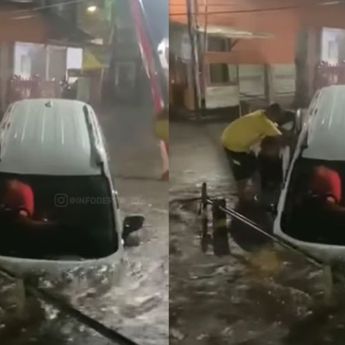 Mobil Jeblos di Tengah Arus Banjir Bukit Cengkeh 2, Warga Beramai-ramai Evakuasi