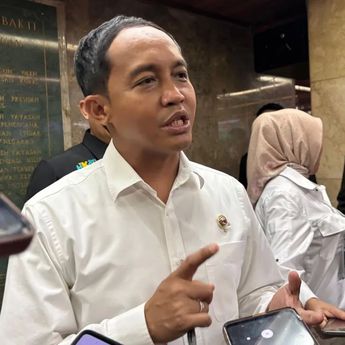 Menhut Raja Juli Tegaskan Pembangunan 600 Vila di Pulau Padar Hoaks!