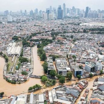 Menko PMK Imbau Semua Pihak Waspada Hadapi Potensi Banjir di Jabodetabek