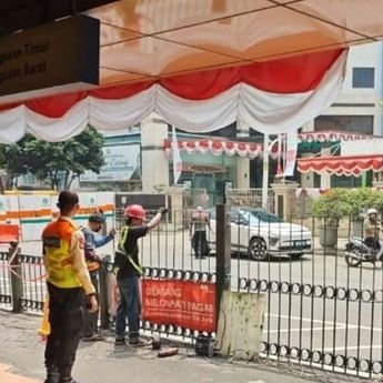 KAI Jakarta Tinggikan Pagar Pedestrian di Stasiun Cikini