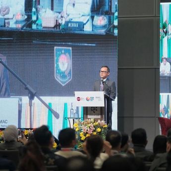 Wamendagri Paparkan Program MBG dan Kopdes Merah Putih Sebagai Solusi Ketahanan kepada ASEAN