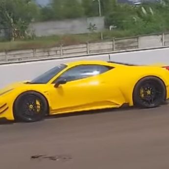 Ferrari dan Lamborghini Terlibat Kecelakaan di Tol Jagorawi