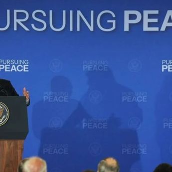 Trump Bocorkan Isi Obrolan dengan Zelensky dan Pemimpin Eropa ke Putin