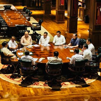 Gelar Rapat Maraton di Hambalang, Prabowo dan Jajaran Menteri Bahas Pertanian hingga Investasi Nasional