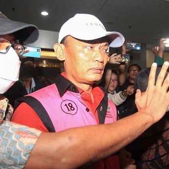 Mantan Ketua PN Jaksel Jalani Sidang Perdana Kasus Suap Putusan CPO