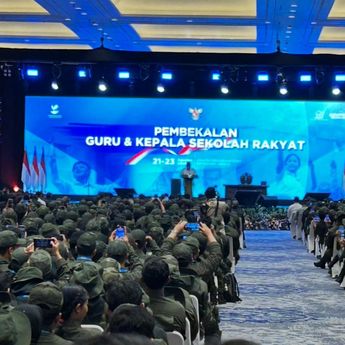 Prabowo ke Guru Sekolah Rakyat: Siapkan Generasi untuk Putus Kemiskinan
