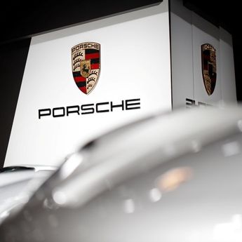 Permintaan Melemah, Porsche Batalkan Produksi Baterai untuk Kendaraan Listrik
