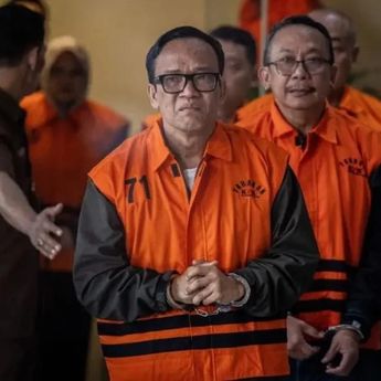 KPK Geledah Rumah Immanuel Ebenezer di Pancoran, Sita Alphard