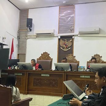 Hakim Vonis Darmawati 4 Tahun Penjara dalam Kasus Judi Online Komdigi