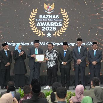 Raih Penghargaan Artis Peduli Zakat, Komedian Bedu Ajak Masyarakat Berzakat Lewat BAZNAS