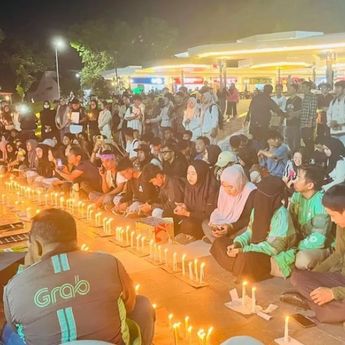 Aksi 1.000 Lilin di Palu, Warga Serukan Keadilan untuk Affan Kurniawan