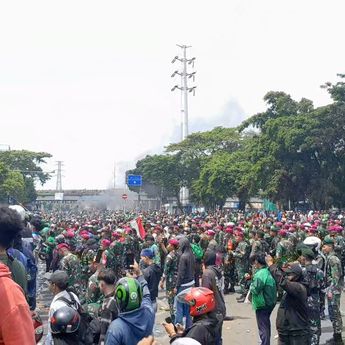 Massa Kembali Padati Jalan Kwitang