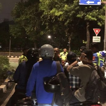 Akses Jalan Depan DPR Masih Ditutup hingga Minggu Malam