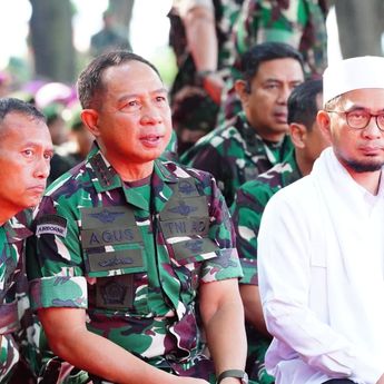 Panglima TNI Pimpin Doa Istighosah Bersama Ribuan Prajurit di Monas