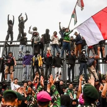 Pakar: Masyarakat Perlu Pahami Perbedaan antara Demonstran dan Perusuh