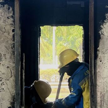 Seluruh Gerbang Tol yang Dibakar Beroperasi Normal Pekan Depan