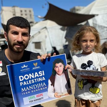 BAZNAS RI Bersama Ivan Gunawan Distribusikan 25.000 Liter Air Bersih dan Makanan Siap Saji untuk Warga Gaza