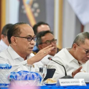 Menkop Budi Arie Dorong Integrasi Digitalisasi Kopdes Merah Putih Lewat SiKopdes