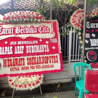Karangan Bunga Penuhi Rumah Duka Arif Budimanta: Dari Megawati, Hasto hingga Menhan