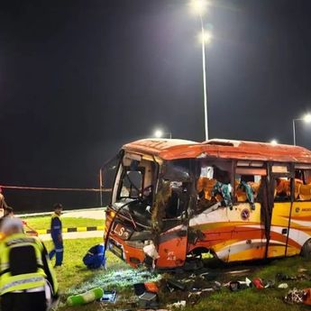 Fakta Mengerikan Bus Pariwisata ALS Alami Kecelakaan di Tol Padang–Sicincin, Dua Tewas