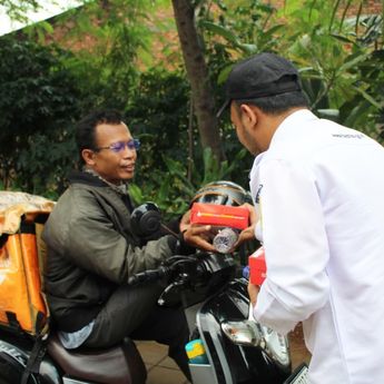 BAZNAS RI Distribusikan Paket ZChicken untuk Pengemudi Ojol dan Pekerja Rentan