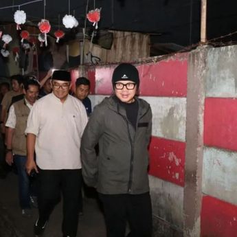 Wamendagri Bima Arya Nge-Ronda Malam Bareng Walikota Farhan di Bandung