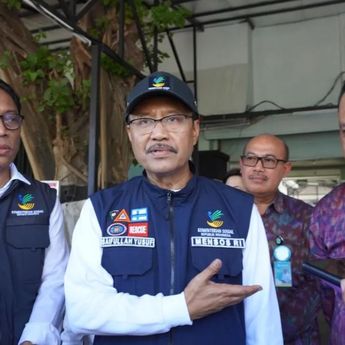 Mensos Salurkan Logistik dan Santunan Rp2 Miliar untuk Korban Banjir di Bali