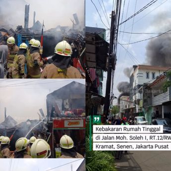 Kebakaran Hantam Rumah di Kramat Jakpus Siang Ini