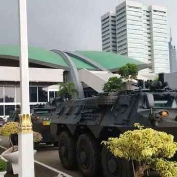 Menhan Sjafrie: TNI Tetap Siaga di Gedung DPR/MPR