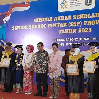 Wisuda Ribuan Lansia, Pramono: Ada Ibu Umurnya 87 Tahun