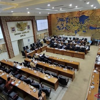 Termasuk RUU Polri, Baleg DPR Setuju Tambah 12 RUU di Prolegnas 2025