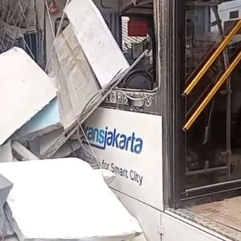 Kronologis Bus Transjakarta Tabrak Empat Ruko di Pulogebang, Sejumlah Orang Luka-Luka