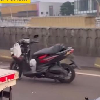 PNS Luka-luka Usai Motornya Tabrak Pembatas Jalan Layang Pancoran