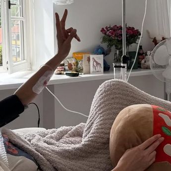 Bella Hadid Terkapar di Rumah Sakit, Ungkap Perjuangan Lawan Penyakit Lyme