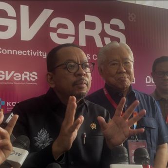 Presiden Prabowo Siapkan 330 Ribu Smart Board untuk Sekolah di Seluruh Indonesia