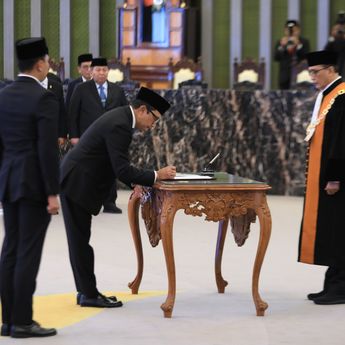 Juda Agung Diangkat Jadi Anggota Dewan Komisioner OJK Ex-officio BI