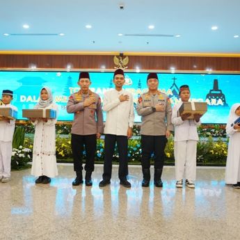 Terpopuler: UAS Datangi Mabes Polri, Penyalahgunaan Rekening di Bandung