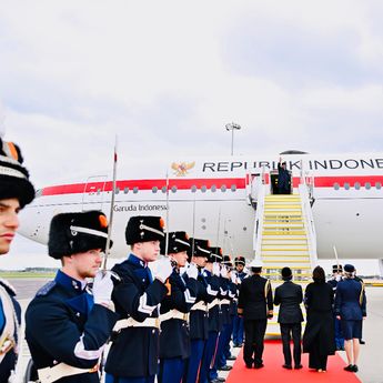 Seskab Teddy: Kunjungan Luar Negeri Presiden Prabowo Catat Investasi Triliunan dan Perkuat Diplomasi Indonesia