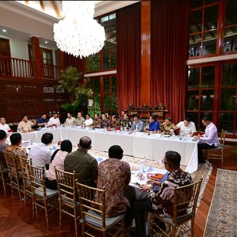 Prabowo Gelar Rapat di Kertanegara, Bahas Ketahanan Pangan hingga Perbaikan MBG