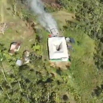 Satgas Ops Damai Cartenz Pukul Mundur KKB Pembakar Puskesmas Kiwirok