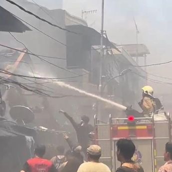 Kebakaran di Tamansari Jakbar: 1.129 Warga Kehilangan Tempat Tinggal, 400 Rumah Hangus