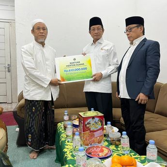 Tinjau Pesantren Al Khoziny, Menag Salurkan Bantuan dan Siapkan Upaya agar Kejadian Tidak Terulang