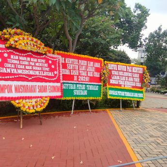 Ekosistem Industri Tembakau Apresiasi Menteri Keuangan atas Keputusan Tidak Naikkan Cukai 2026 Lewat Karangan Bunga 