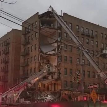 Gedung 20 Lantai di New York Runtuh Sebagian, Ledakan Gas Diduga Jadi Pemicu