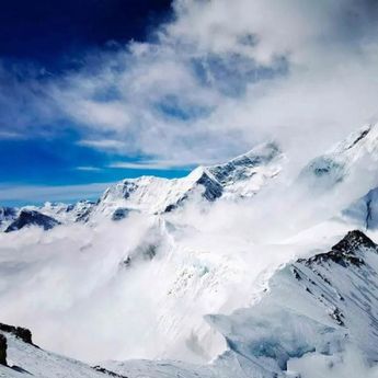Badai Salju Dahsyat di Tibet, 1.000 Turis Tertahan di Gunung Everest